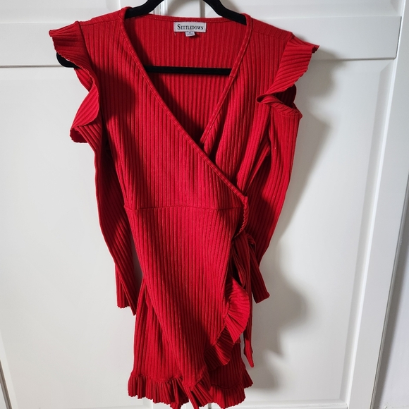 FASHION NOVA Red ruffle knitted dress - Picture 2 of 8